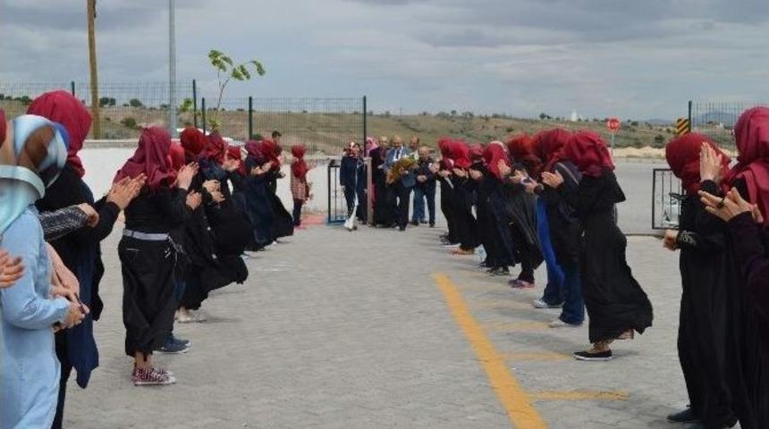 Bursa M&uuml;ft&uuml;s&uuml; Ay, Anadolu İmam Hatip Lisesi &Ouml;ğrencileri İle S&ouml;yleyişi Yaptı