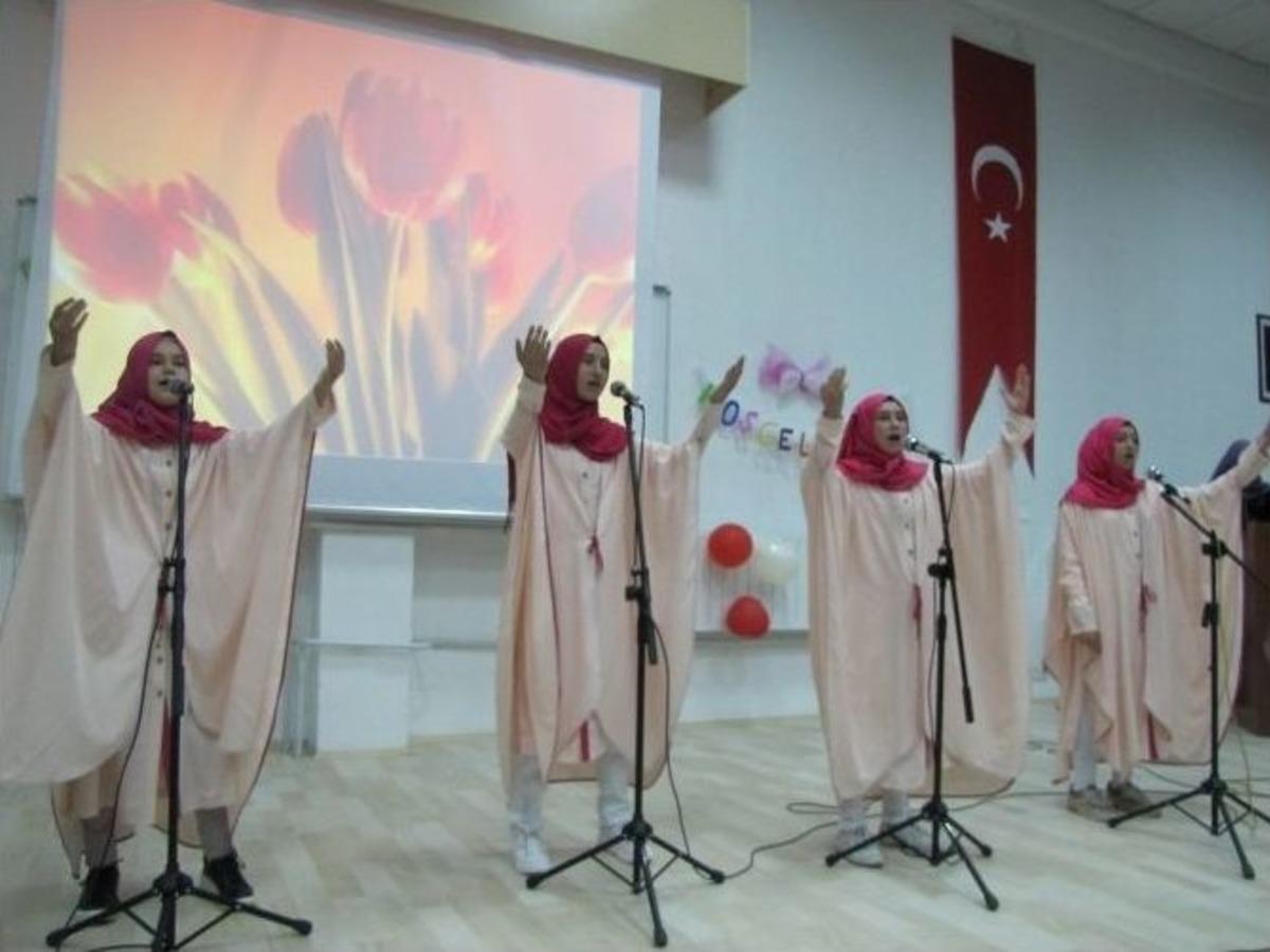 &Ouml;ğrencilerden Kutlu Doğum Programı