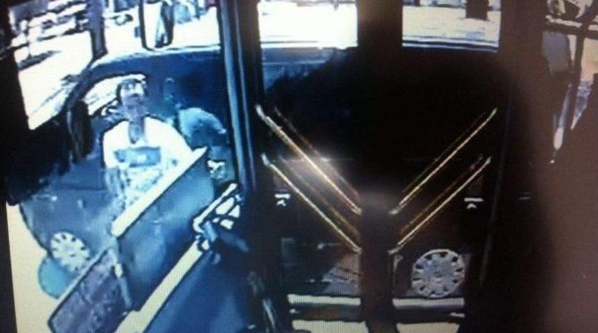 Alanya&rsquo;da Yakalanan Kilis Eski Emniyet M&uuml;d&uuml;r&uuml;n&uuml;n Halk Otob&uuml;s&uuml; Şof&ouml;r&uuml; İle Kavgası