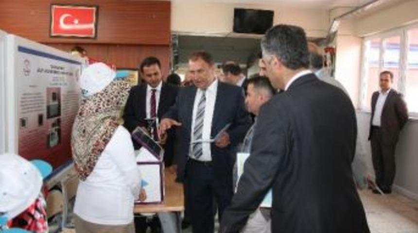 Pasinler Alvarlı Efe Anadolu Lisesi Bilim Fuarı Sergisi A&ccedil;tı.