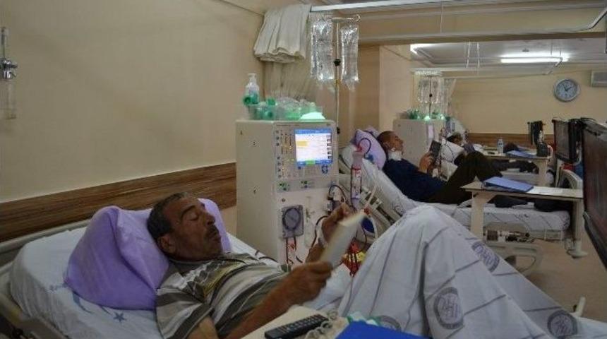 Yozgat&rsquo;ta Diyaliz Hastaları Hastanede Kitap Okuyor