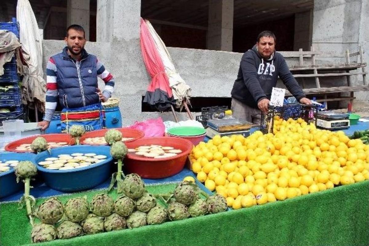 Ter&ouml;r Ve Kredi Kartı Kullanımı Pazarcı Esnafını Olumsuz Etkiliyor
