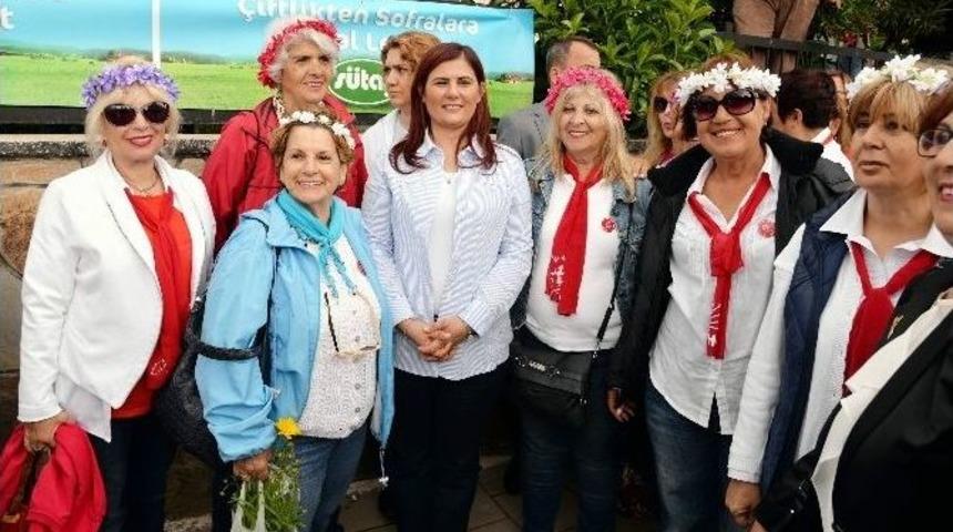 Başkan &Ccedil;er&ccedil;ioğlu, &Ccedil;i&ccedil;ek Festivalinin Onur Konuğu Oldu