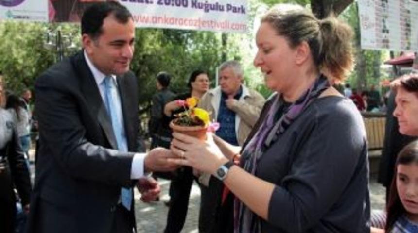 &Ccedil;ankaya&rsquo;dan Annelere Hediye