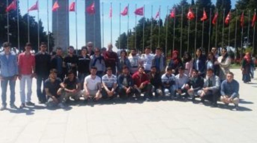 &Ouml;ğrencilerden &Ccedil;anakkale&rsquo;ye Tarih Gezisi