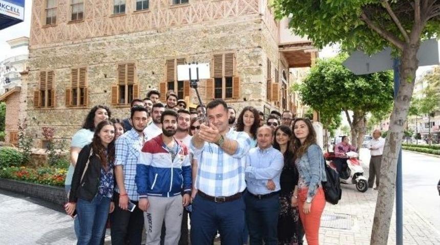 Alanya Belediye Başkanı Y&uuml;cel, Alanya Evleri İle Selfie Yarışmasını Başlattı