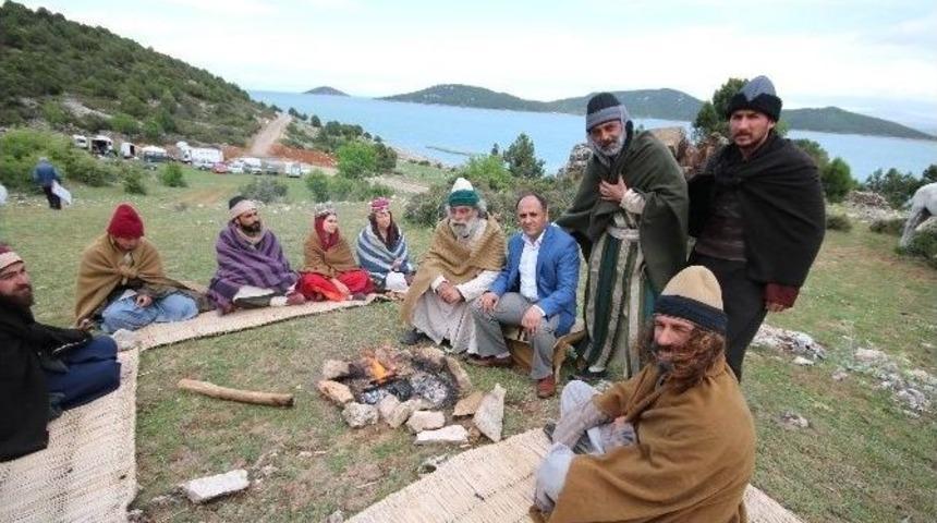Başkan &Ouml;zaltun&rsquo;dan &ldquo;kervan Belgeseli&rdquo; &Ccedil;ekim Setine Ziyaret