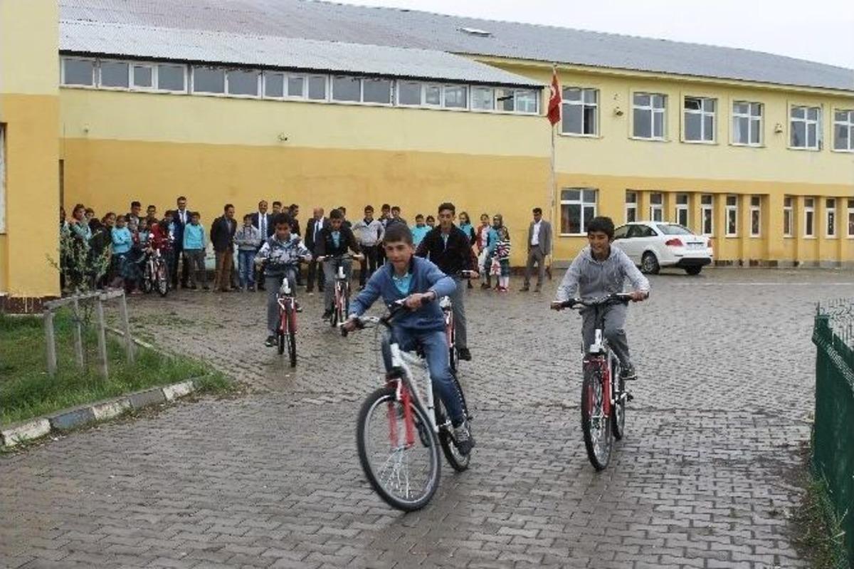 Varto&rsquo;da Mem Bisiklet Dağıttı