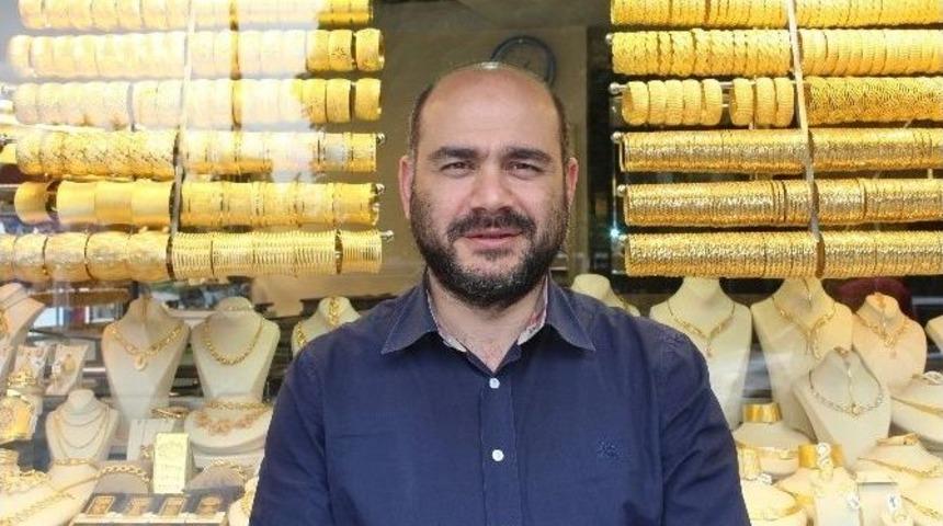 &Ccedil;eyrek Altın 200 Lirayı G&ouml;rd&uuml;