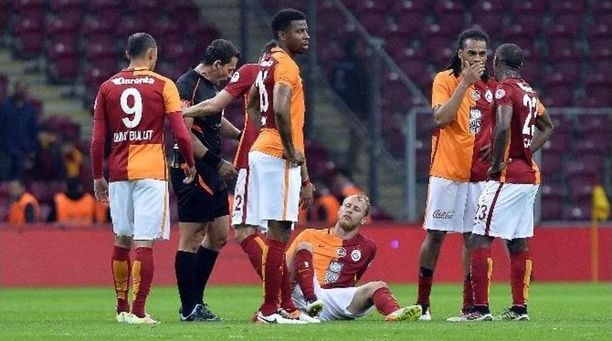 Galatasaray&rsquo;a Derbi &Ouml;ncesi Şoku