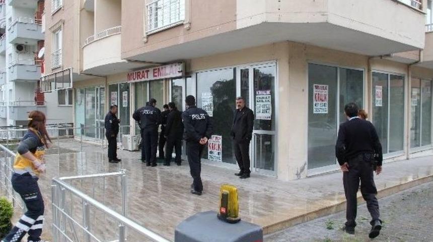 İş Yerinde Silahla Kendini Vurdu