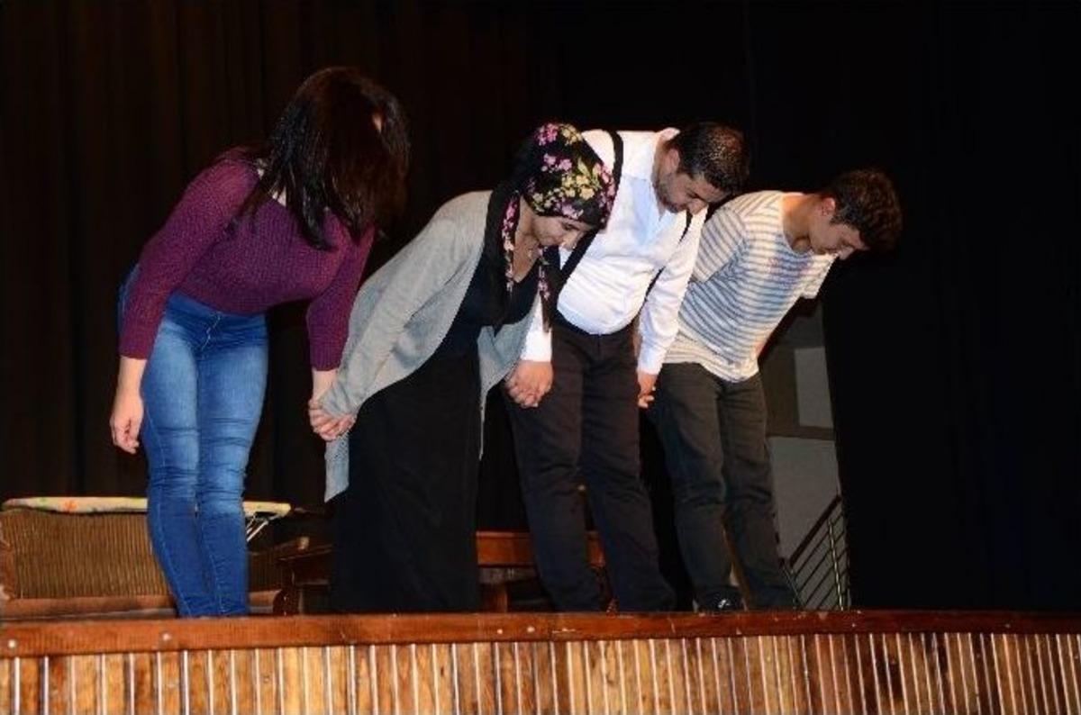 Pembe Kurdele, Eskişehir G&ouml;sterimlerini Tamamladı