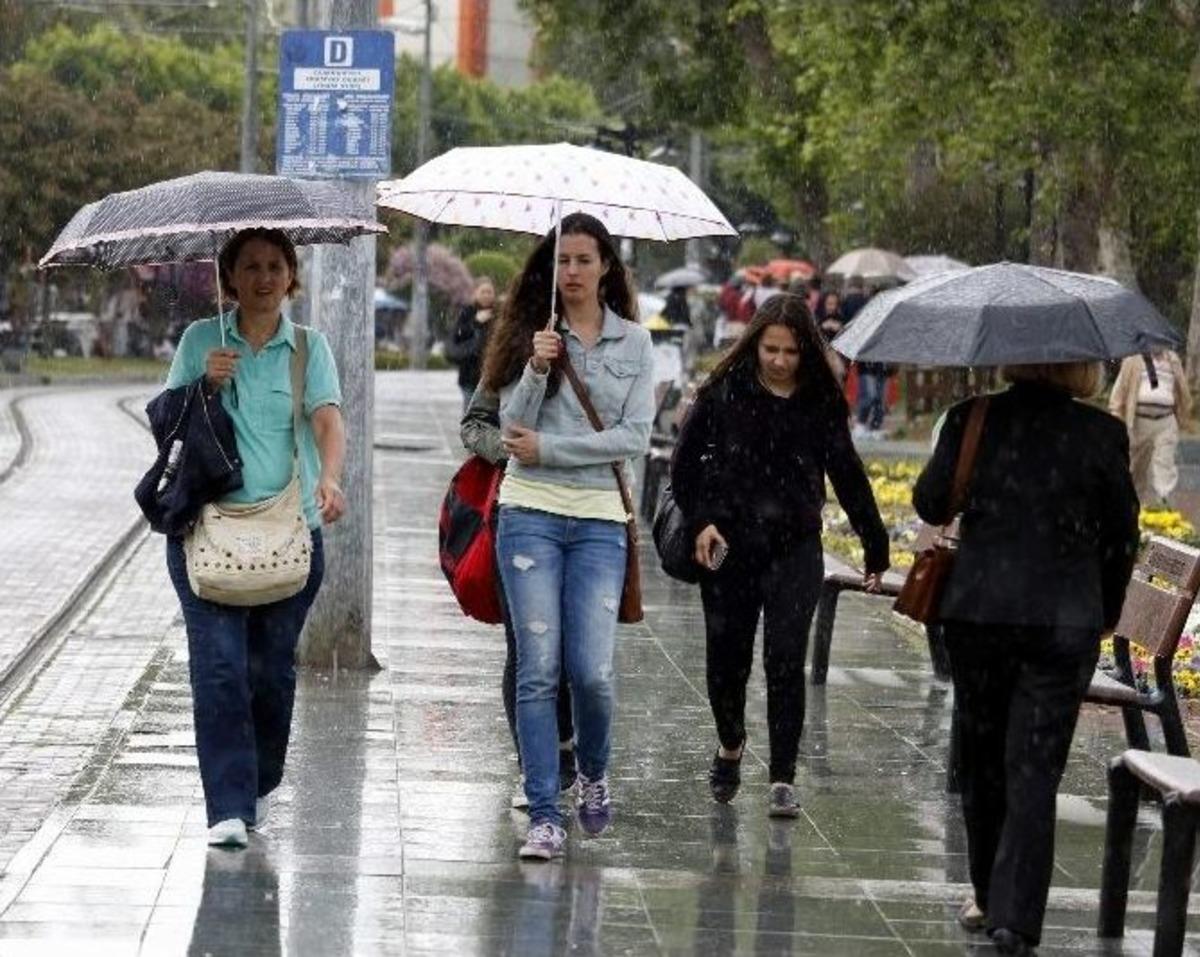 Antalya&rsquo;da Yağmur