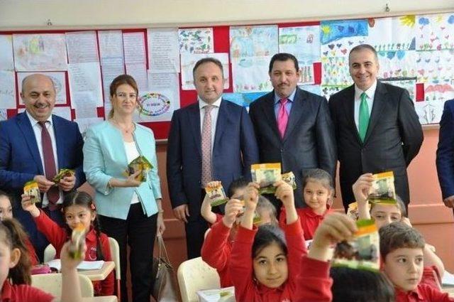 &Ouml;ğrencilere Kuru &Uuml;z&uuml;m Dağıtıldı 1