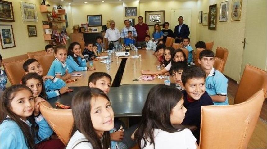 &Ouml;ğrenciler Sosyal Bilimler Dersini Başkan Y&uuml;cel İle Birlikte Yaptı