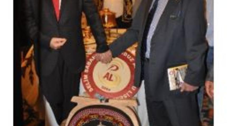 Hayırseverden Başarılı &Ouml;ğrencilere Aylık Burs