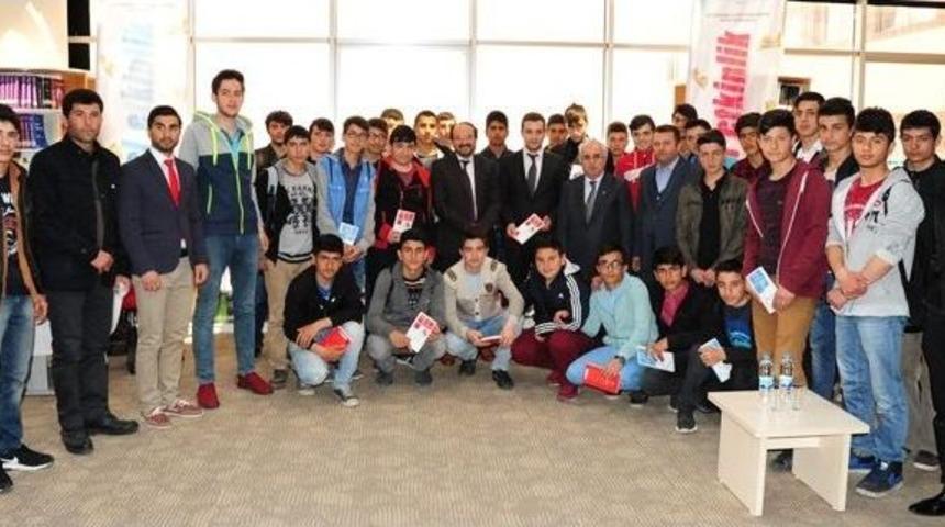 &ldquo;oku-yorum&rdquo; K&uuml;t&uuml;phane Buluşmaları Devam Ediyor