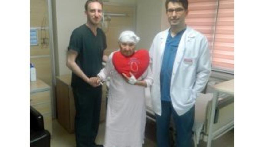 94 Yaşındaki Kadına A&ccedil;ık Kalp Ameliyatı