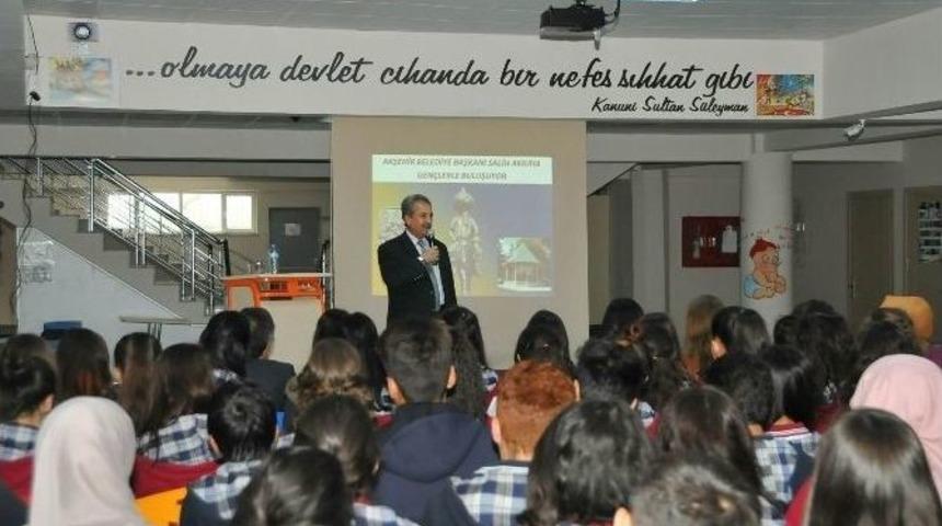 Başkan Akkaya Liseli &Ouml;ğrencilerle Buluştu