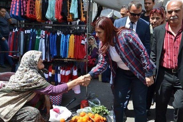 &Ccedil;er&ccedil;ioğlu, Nazilli&rsquo;de Fide Dağıttı 2