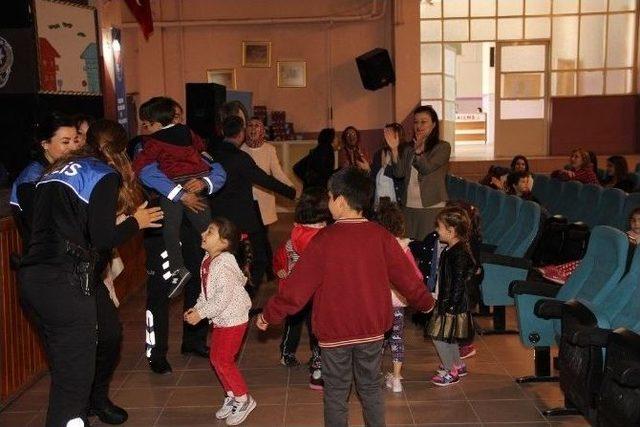 Eskişehir Emniyeti &Ccedil;ocukları Bilgilendirmeye Devam Ediyor 1