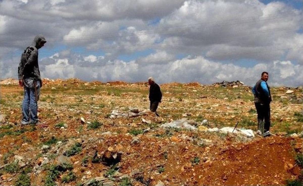 R&uuml;zgarla U&ccedil;an Yemek Parasını Dakikalarca Aradı