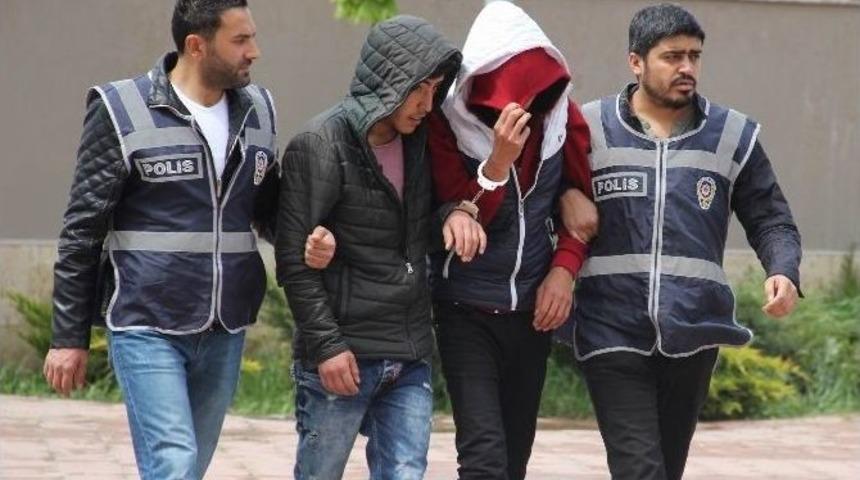 Sivas&rsquo;ta Telefon Kapka&ccedil;&ccedil;ıları Yakalandı