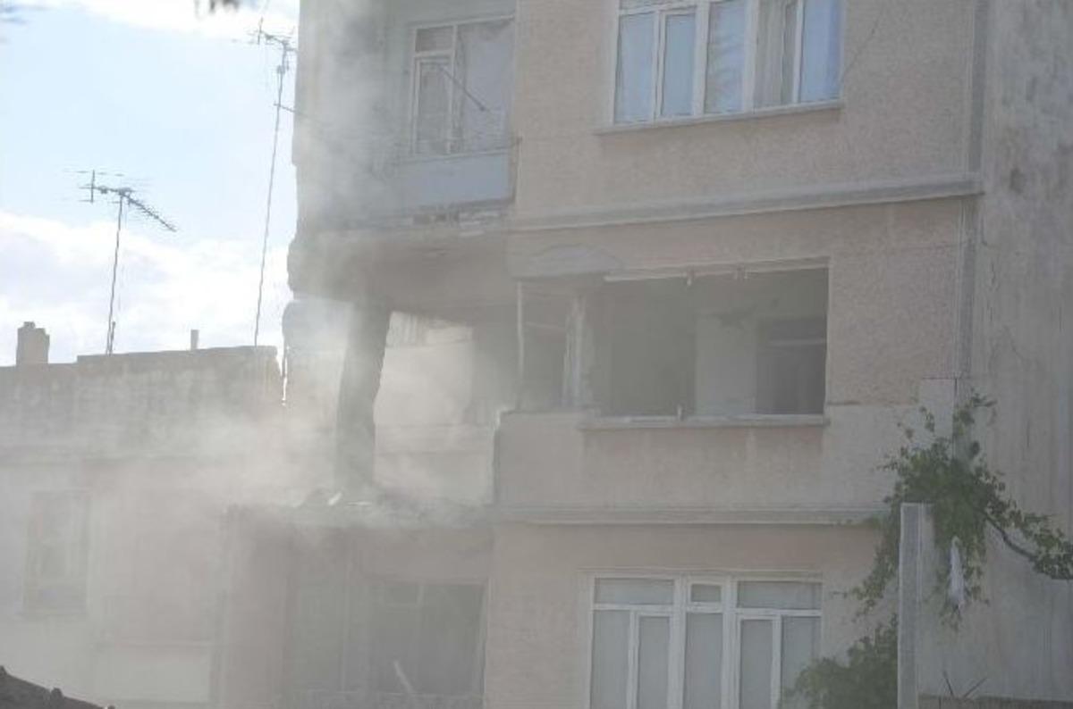 Kilis&rsquo;e 3 Roket Daha D&uuml;şt&uuml;: 1 &Ouml;l&uuml;, 7 Yaralı