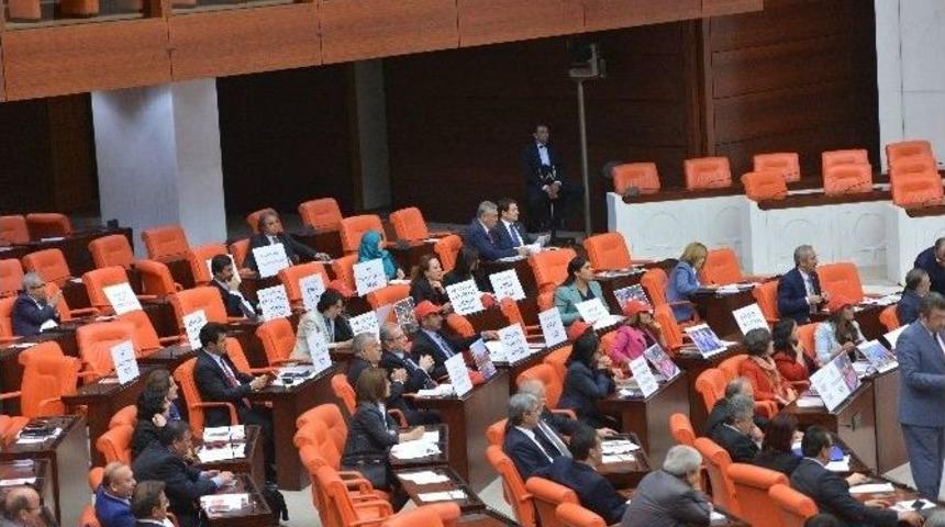 Hdp&rsquo;li Toğrul&rsquo;dan İş Kanunu Protestosu
