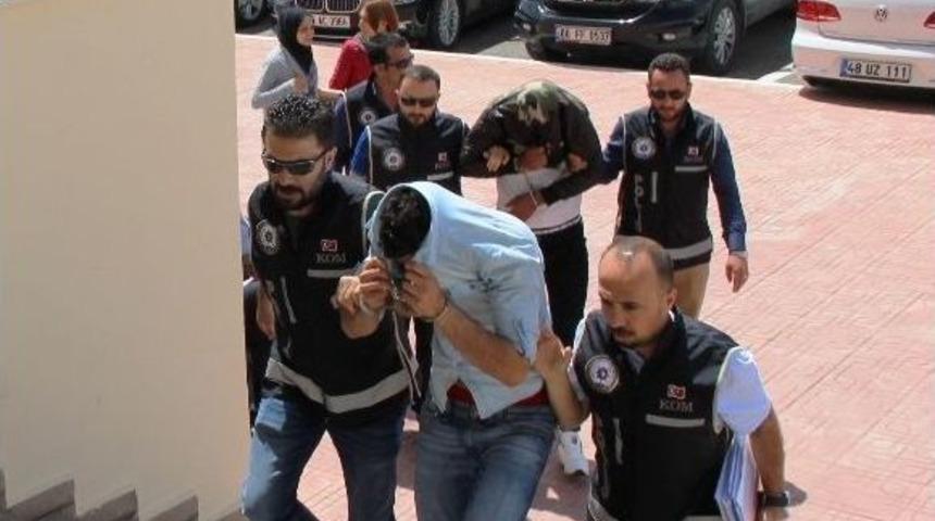 Lüks Villada Yakalanan Kaçakların İçinde Firari Çıktı