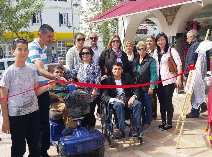 Başkan Demiralp, Sergi Açılışına Katıldı G4