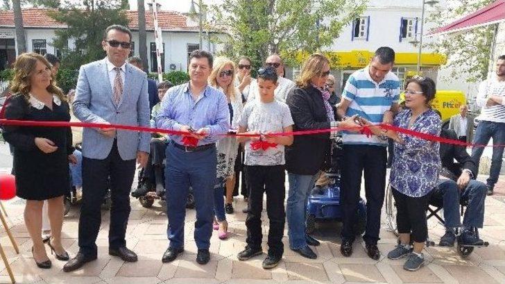 Başkan Demiralp, Sergi Açılışına Katıldı G5