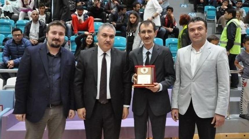 Mb Uşak Sportif Destek&ccedil;ilerini Unutmadı