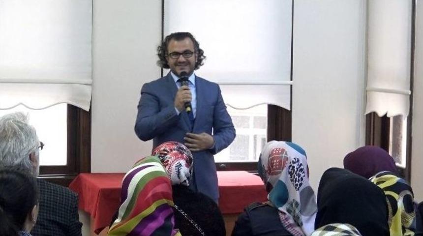 Semt Konaklarında &lsquo;hayata G&uuml;l&uuml;mse&rsquo; Seminerlerine Yoğun İlgi