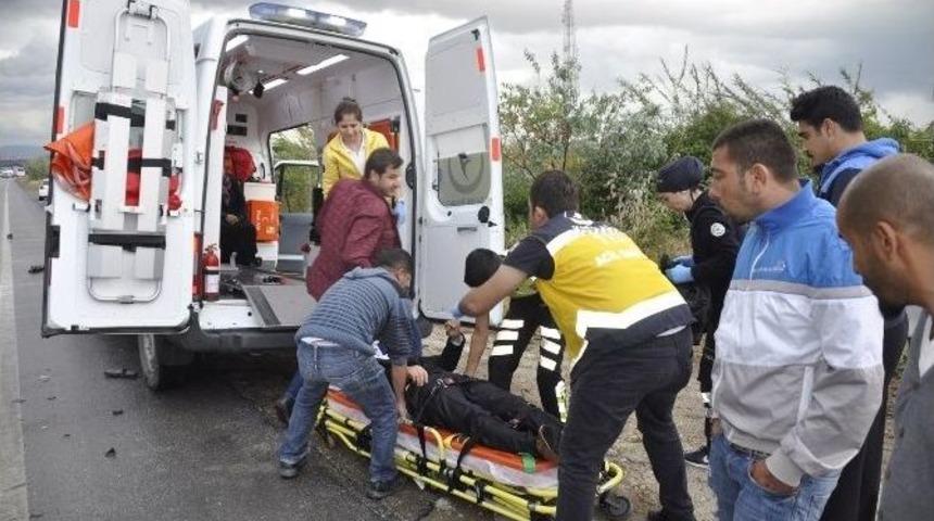 Manavgat&rsquo;ta Zincirleme Kaza: 2 Yaralı