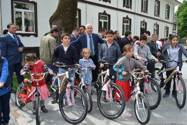 &ldquo;sen İste Yeter, Kanser &Ccedil;eker Gider&rdquo; Resim Sergisi 1