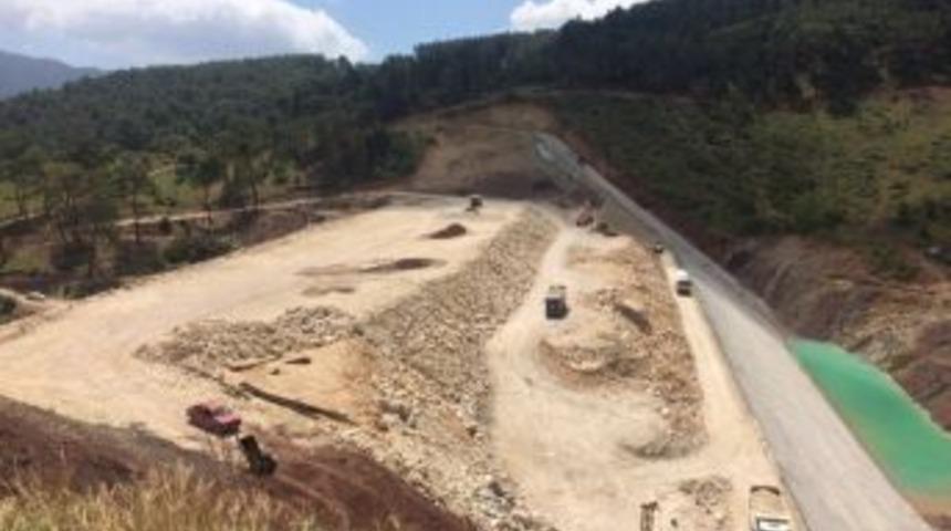 Kumluca Adrasan Barajının G&ouml;vde Dolgusu Devam Ediyor