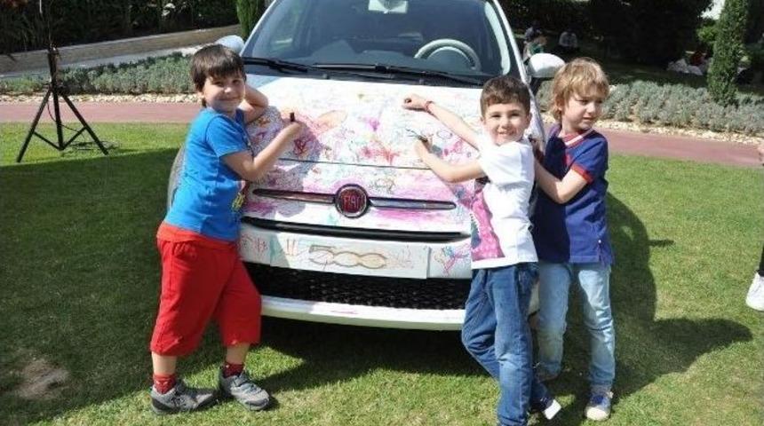 &Ccedil;ocuklar Otomobilleri Boyadı