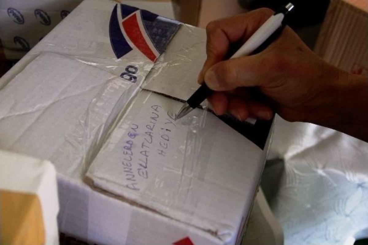 Annelerden G&uuml;venlik G&uuml;&ccedil;lerine Sevgi Kolisi