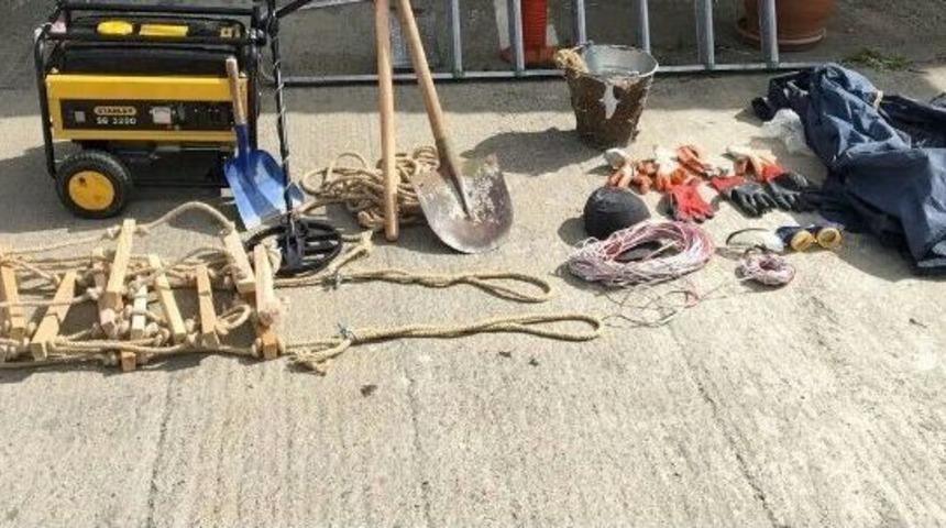 Antalya&rsquo;da Ka&ccedil;ak Kazı Operasyonu