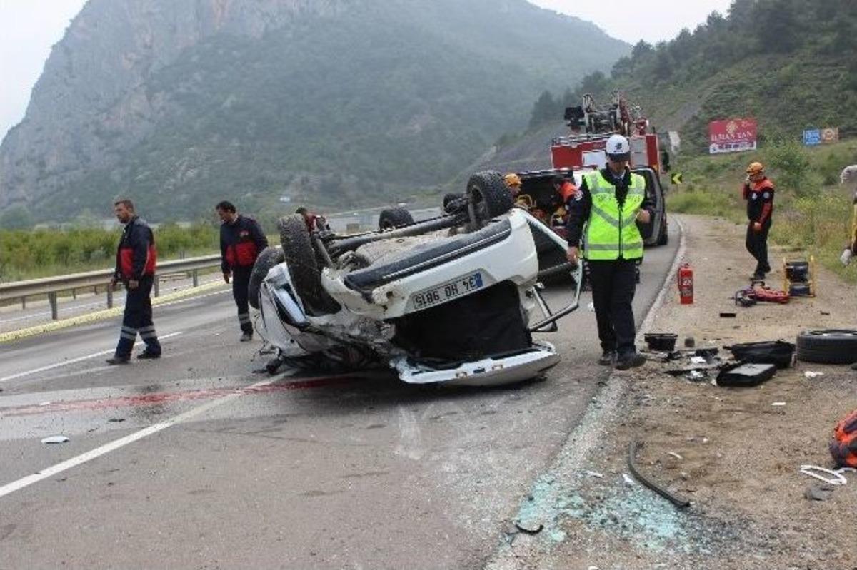 Osmaneli&rsquo;de Otomobil Takla Attı, 2 &Ouml;l&uuml;