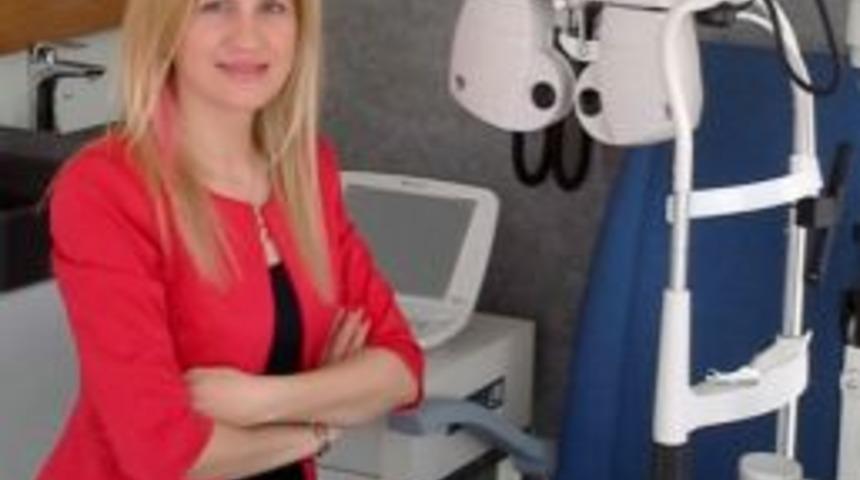 D&uuml;ş&uuml;k Kaş Bakışları Olumsuz Etkiliyor