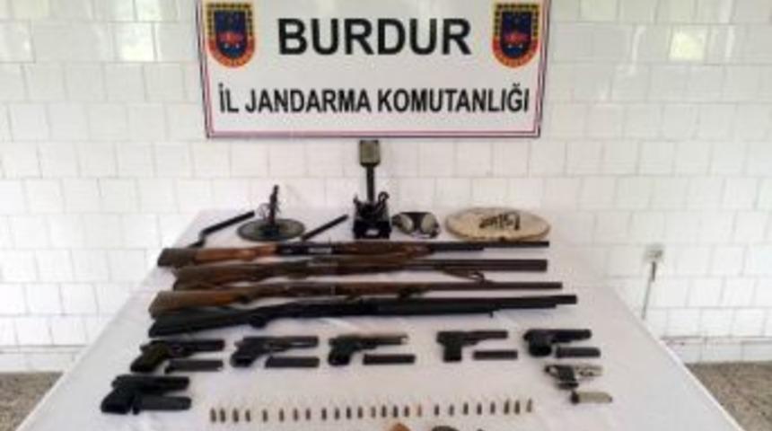 Evden Cephanelik &Ccedil;ıktı