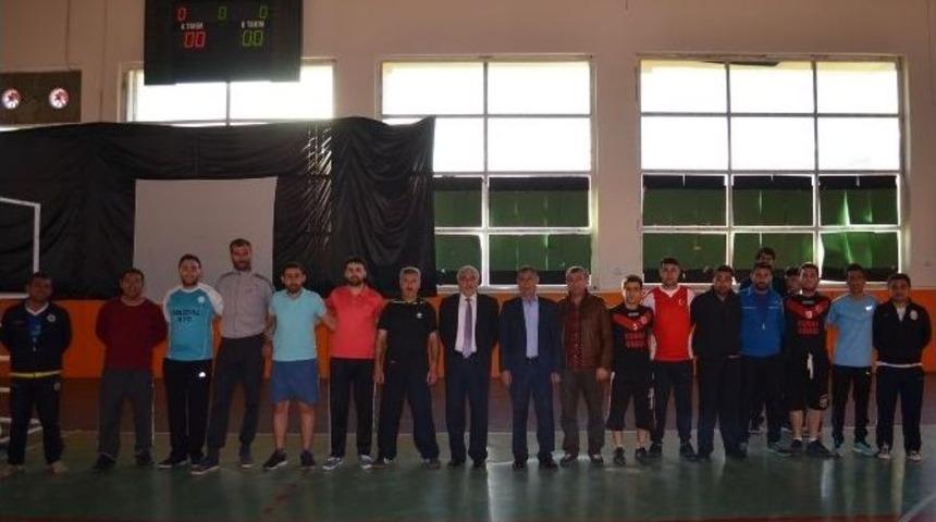 Adilcevaz&rsquo;da Kurumlar Arası Voleybol Turnuvası