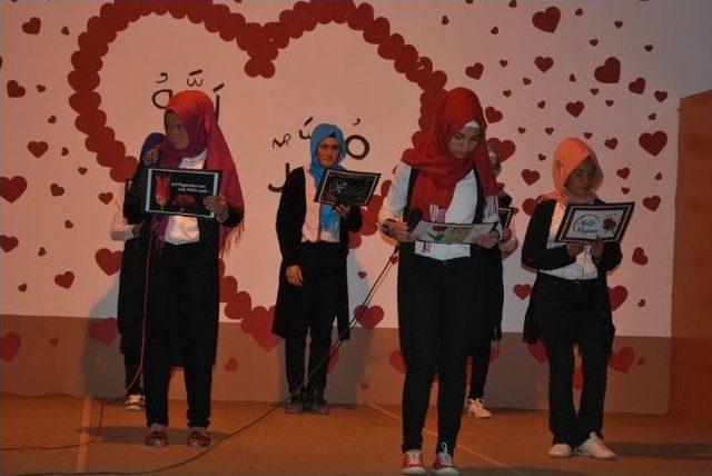 Lise Öğrencilerden Kutlu Doğum Programı 1