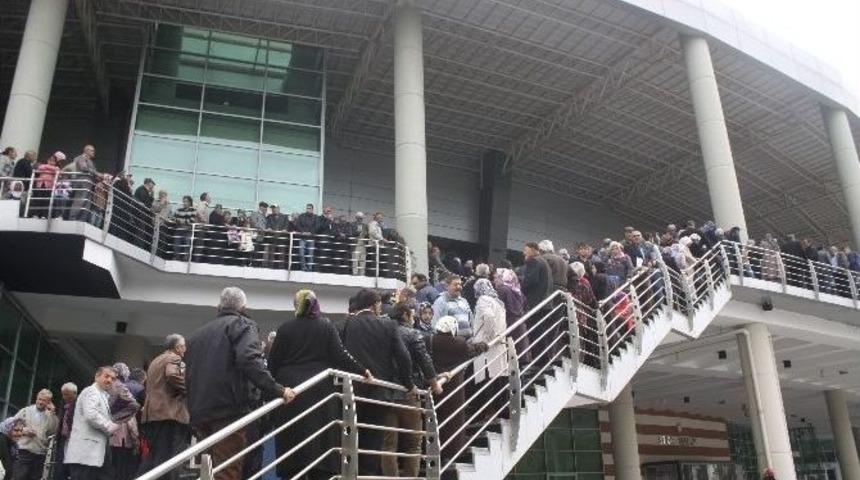 250 Daire İ&ccedil;in 10 Bin 753 Kişi Başvurdu