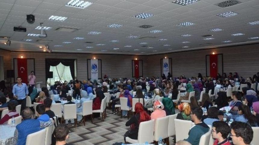 &lsquo;cennete Gidemezsek Yandık&rsquo; S&ouml;yleşisine B&uuml;y&uuml;k İlgi