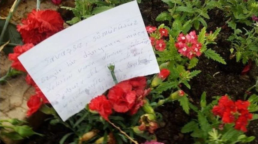 Deniz Gezmiş Ve Arkadaşları Karşıyaka Mezarlığı&rsquo;nda Anıldı