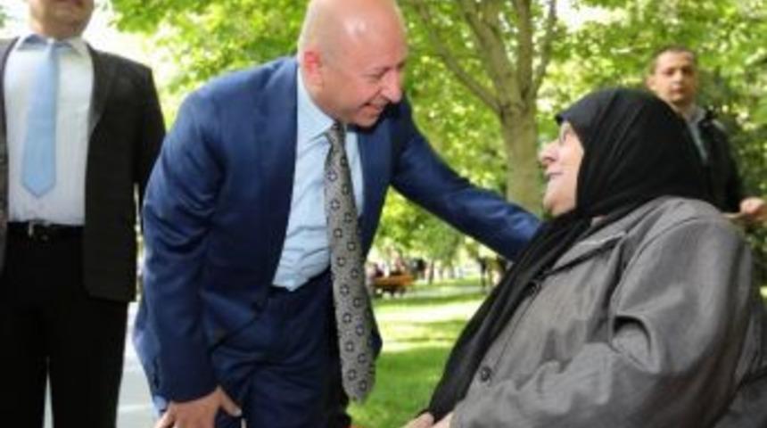 Başkan &Ccedil;olakbayrakdar&rsquo;dan Anneler G&uuml;n&uuml; Mesajı