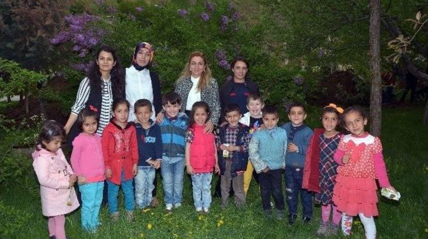 Anaokulu &Ouml;ğrencilerinden Anneler G&uuml;n&uuml; S&uuml;rprizi